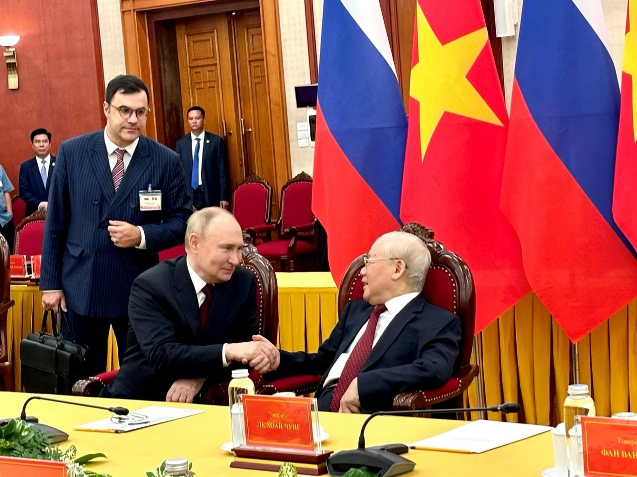 Đại sứ Đặng Minh Khôi: Tổng Bí thư ra đi không phải là sự kết thúc mà là một sự bắt đầu mới Đại sứ Đặng Minh Khôi: Tổng Bí thư ra đi không phải là sự kết thúc mà là một sự bắt đầu mới