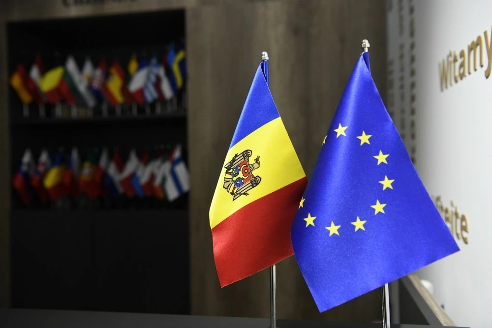 EU chính thức khởi động tiến trình đàm phán gia nhập với Moldova từ ngày 25/6, 2 năm sau khi quốc gia Đông Âu được công nhận tư cách ứng viên. (Nguồn: Euractiv) EU chính thức khởi động tiến trình đàm phán gia nhập với Moldova từ ngày 25/6, 2 năm sau khi quốc gia Đông Âu được công nhận tư cách ứng viên. (Nguồn: Euractiv)