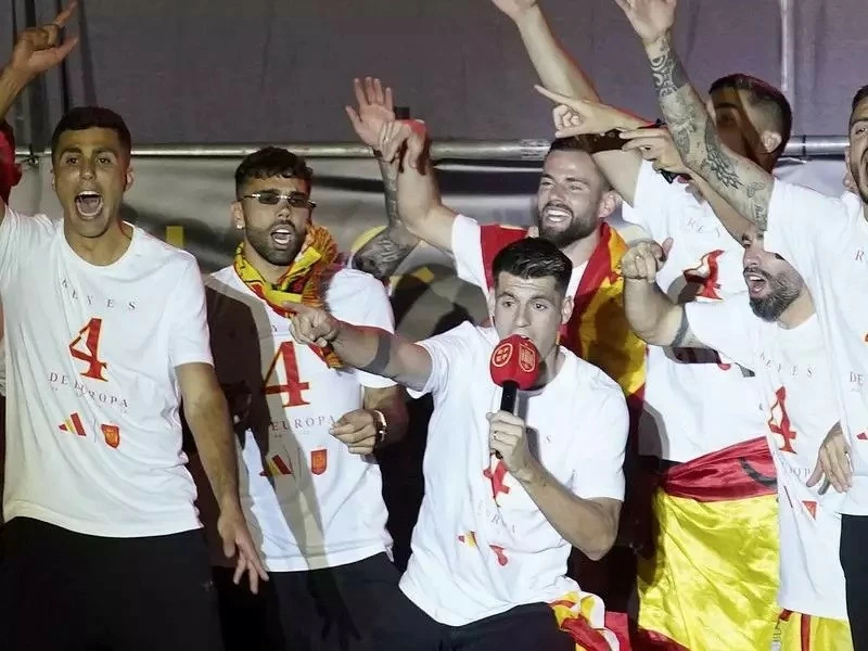 UEFA chính thức kết tội 2 tuyển thủ Tây Ban Nha Rodri và Morata UEFA chính thức kết tội 2 tuyển thủ Tây Ban Nha Rodri và Morata