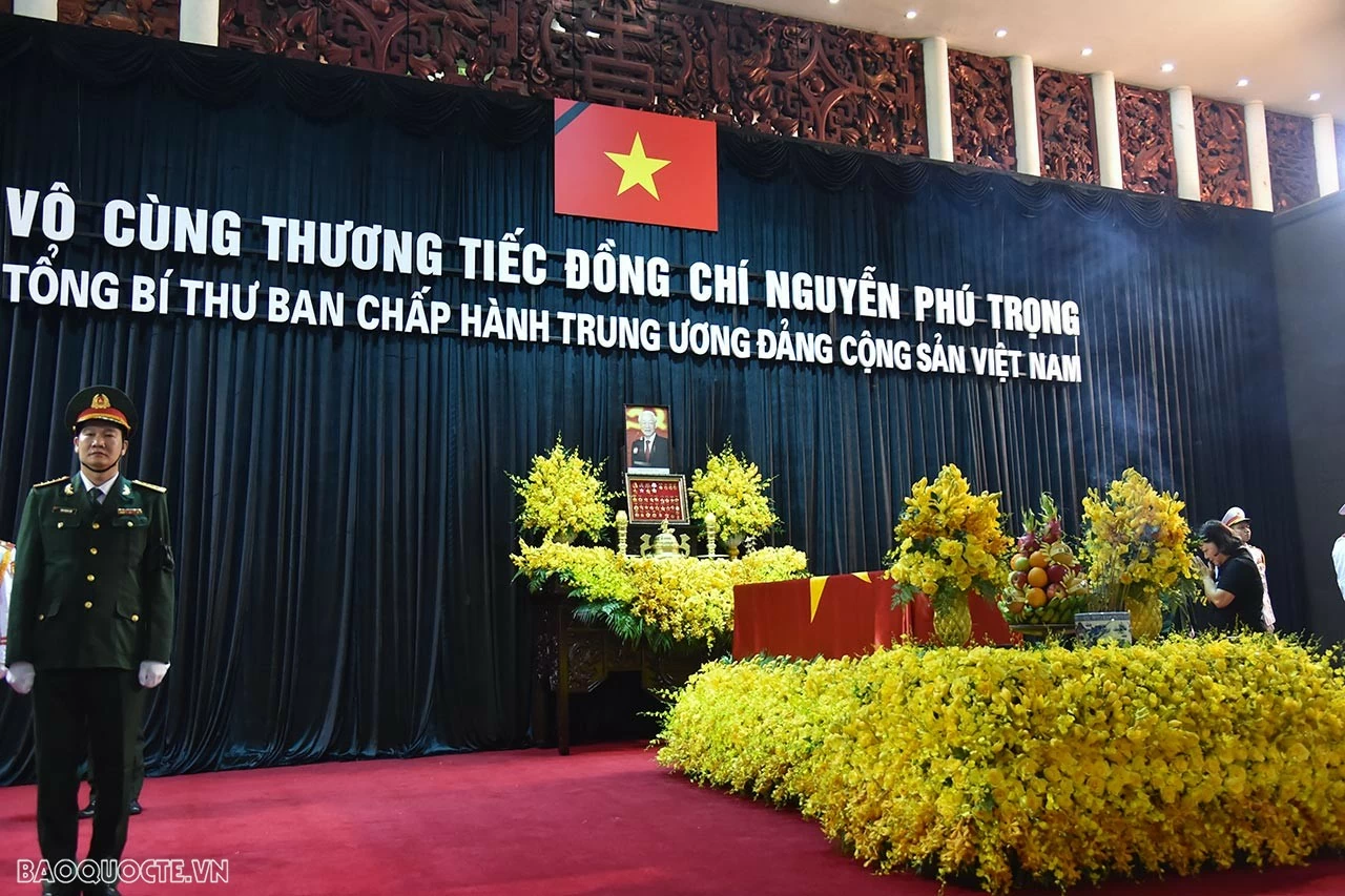 Trực tiếp: Toàn cảnh Lễ viếng Tổng Bí thư Nguyễn Phú Trọng sáng ngày 25/7 Trực tiếp: Toàn cảnh Lễ viếng Tổng Bí thư Nguyễn Phú Trọng sáng ngày 25/7