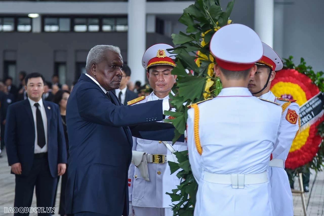 Trực tiếp: Toàn cảnh Lễ viếng Tổng Bí thư Nguyễn Phú Trọng sáng ngày 25/7 Trực tiếp: Toàn cảnh Lễ viếng Tổng Bí thư Nguyễn Phú Trọng sáng ngày 25/7