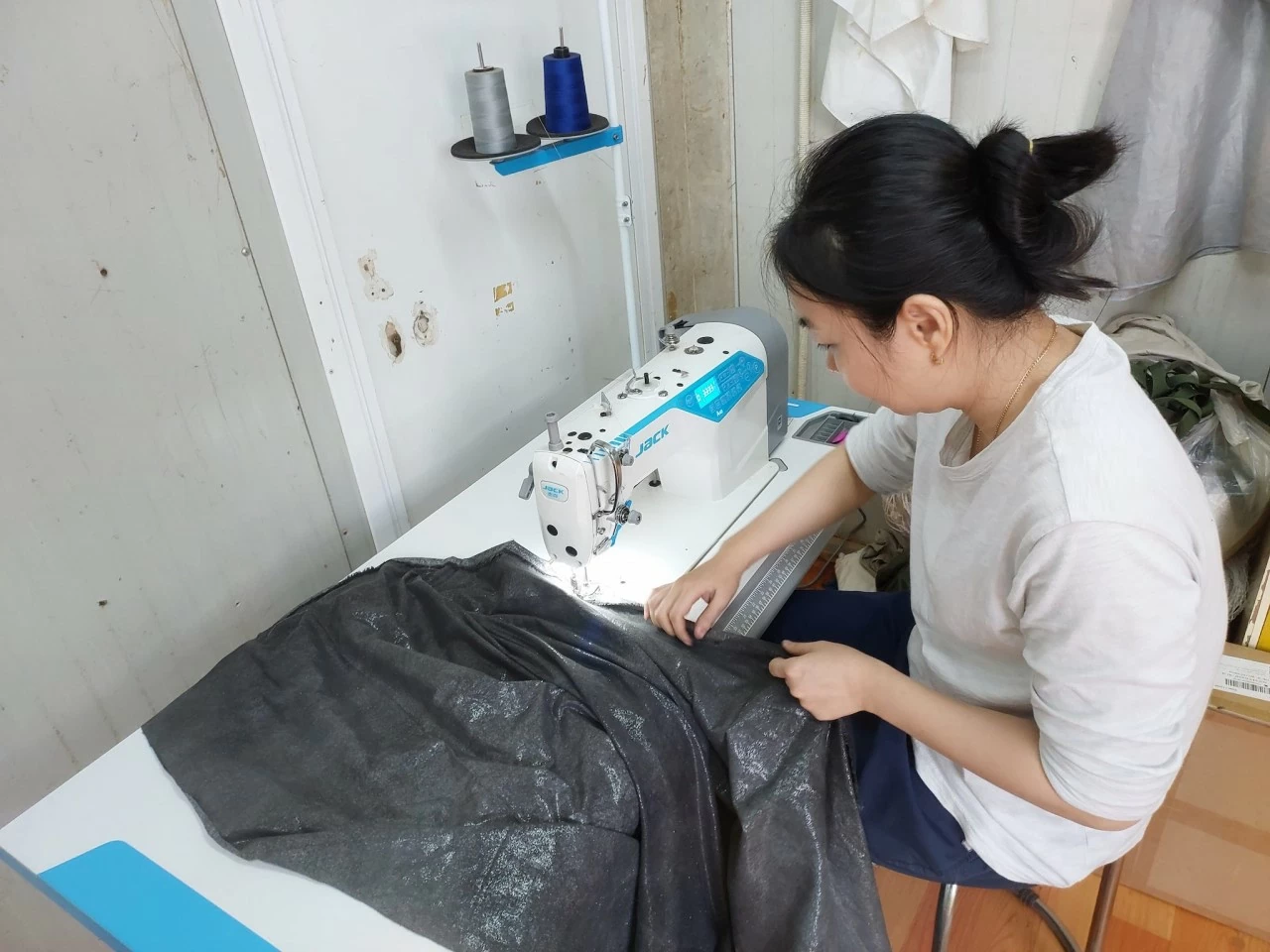 Hình ảnh các cán bộ, chiến sĩ 'mũ nồi xanh' tưởng nhớ Tổng bí thư Nguyễn Phú Trọng Hình ảnh các cán bộ, chiến sĩ mũ nồi xanh tưởng nhớ Tổng bí thư Nguyễn Phú Trọng