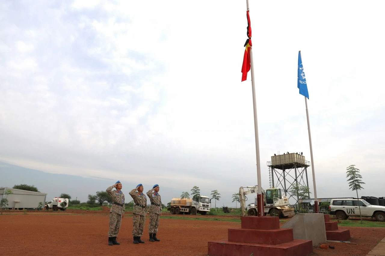 Hình ảnh các cán bộ, chiến sĩ 'mũ nồi xanh' tưởng nhớ Tổng bí thư Nguyễn Phú Trọng Hình ảnh các cán bộ, chiến sĩ mũ nồi xanh tưởng nhớ Tổng bí thư Nguyễn Phú Trọng