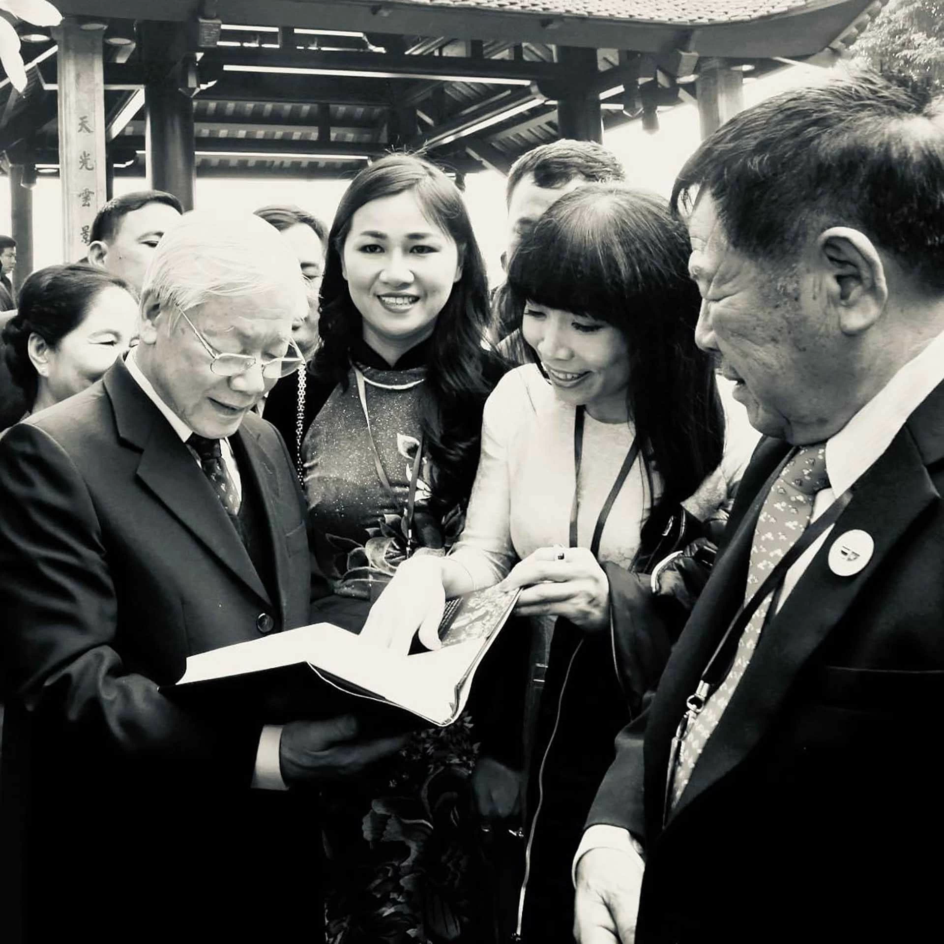 Tổng Bí thư Nguyễn Phú Trọng - Vị lãnh đạo trong trái tim kiều bào Tổng Bí thư Nguyễn Phú Trọng - Vị lãnh đạo trong trái tim kiều bào