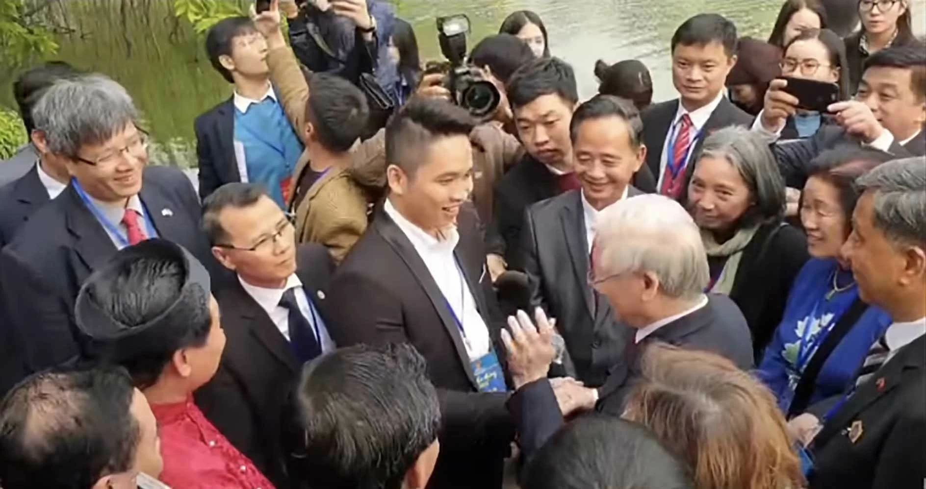 Tổng Bí thư Nguyễn Phú Trọng - Vị lãnh đạo trong trái tim kiều bào Tổng Bí thư Nguyễn Phú Trọng - Vị lãnh đạo trong trái tim kiều bào