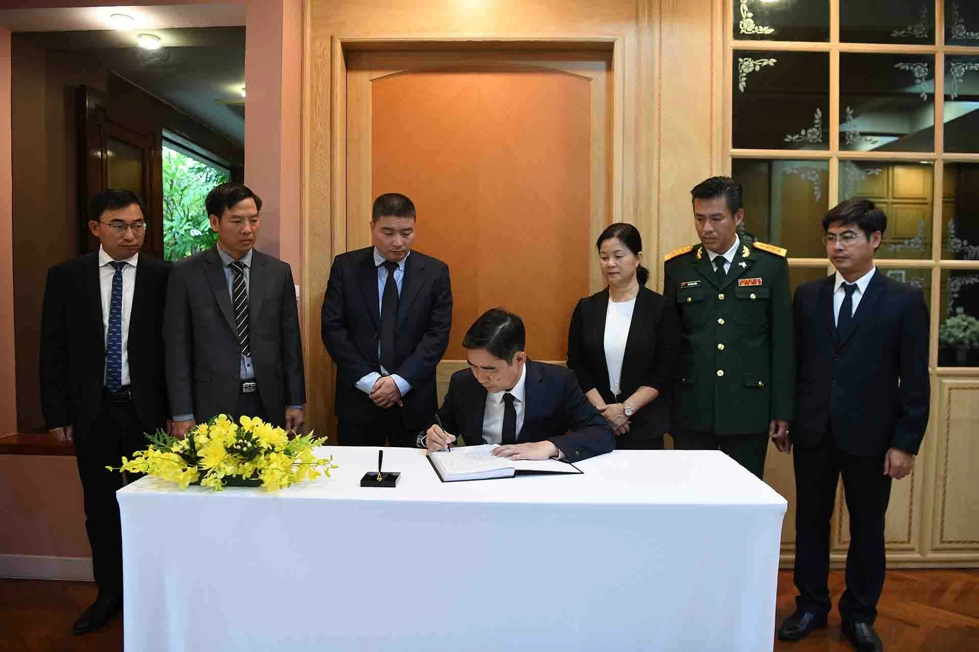 Thủ tướng Thái Lan Srettha Thavisin đến viếng Tổng Bí thư Nguyễn Phú Trọng Thủ tướng Thái Lan Srettha Thavisin đến viếng Tổng Bí thư Nguyễn Phú Trọng