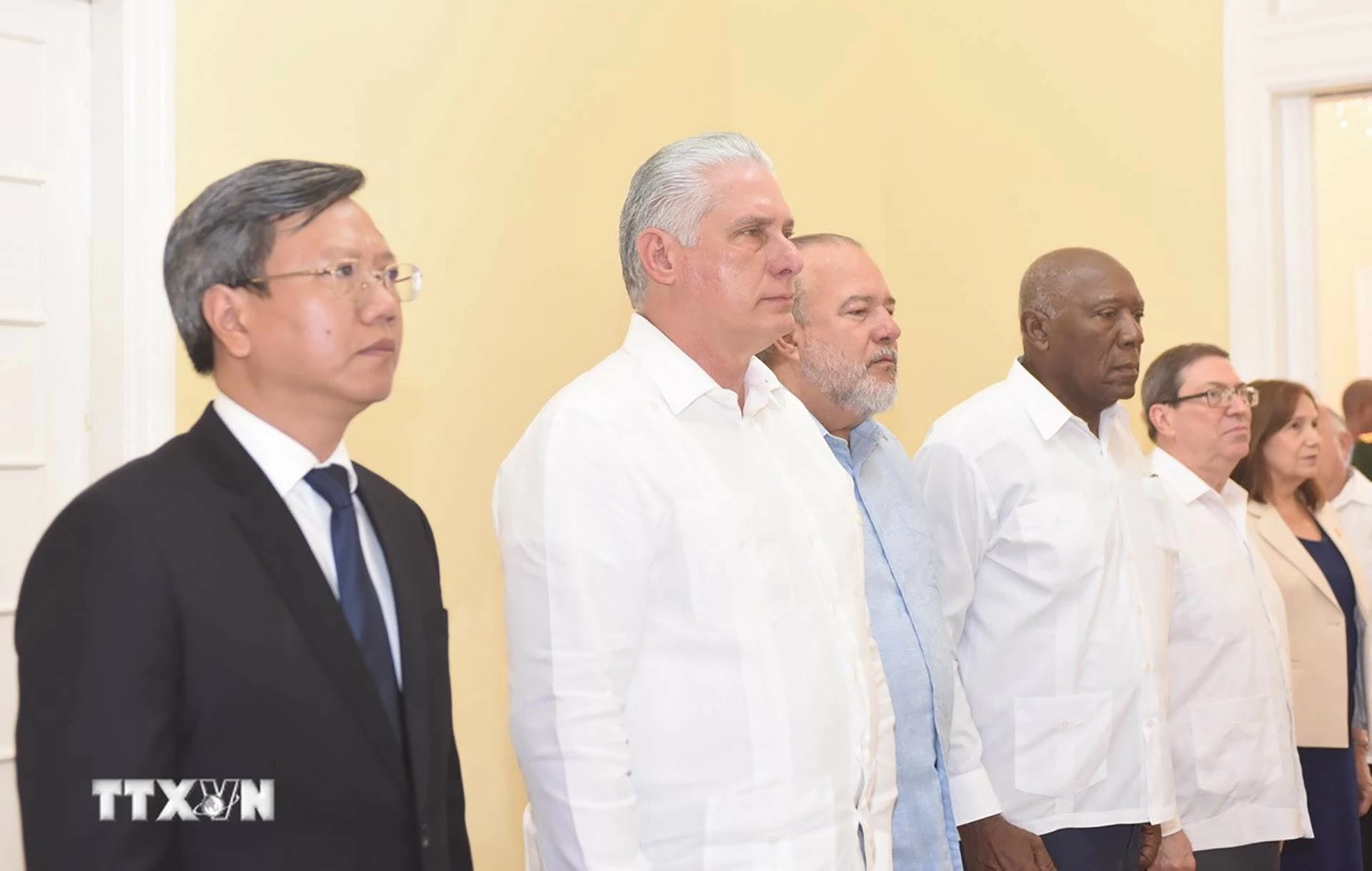 Đại sứ quán Việt Nam tại Cuba chức Lễ viếng Tổng Bí thư Nguyễn Phú Trọng Đại sứ quán Việt Nam tại Cuba chức Lễ viếng Tổng Bí thư Nguyễn Phú Trọng