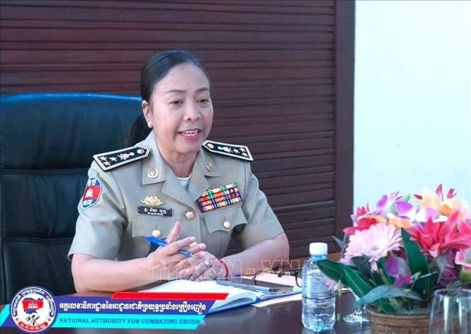 “Bác Trọng” trong trái tim nữ Đại tướng Campuchia Chey Beaupha “Bác Trọng” trong trái tim nữ Đại tướng Campuchia Chey Beaupha