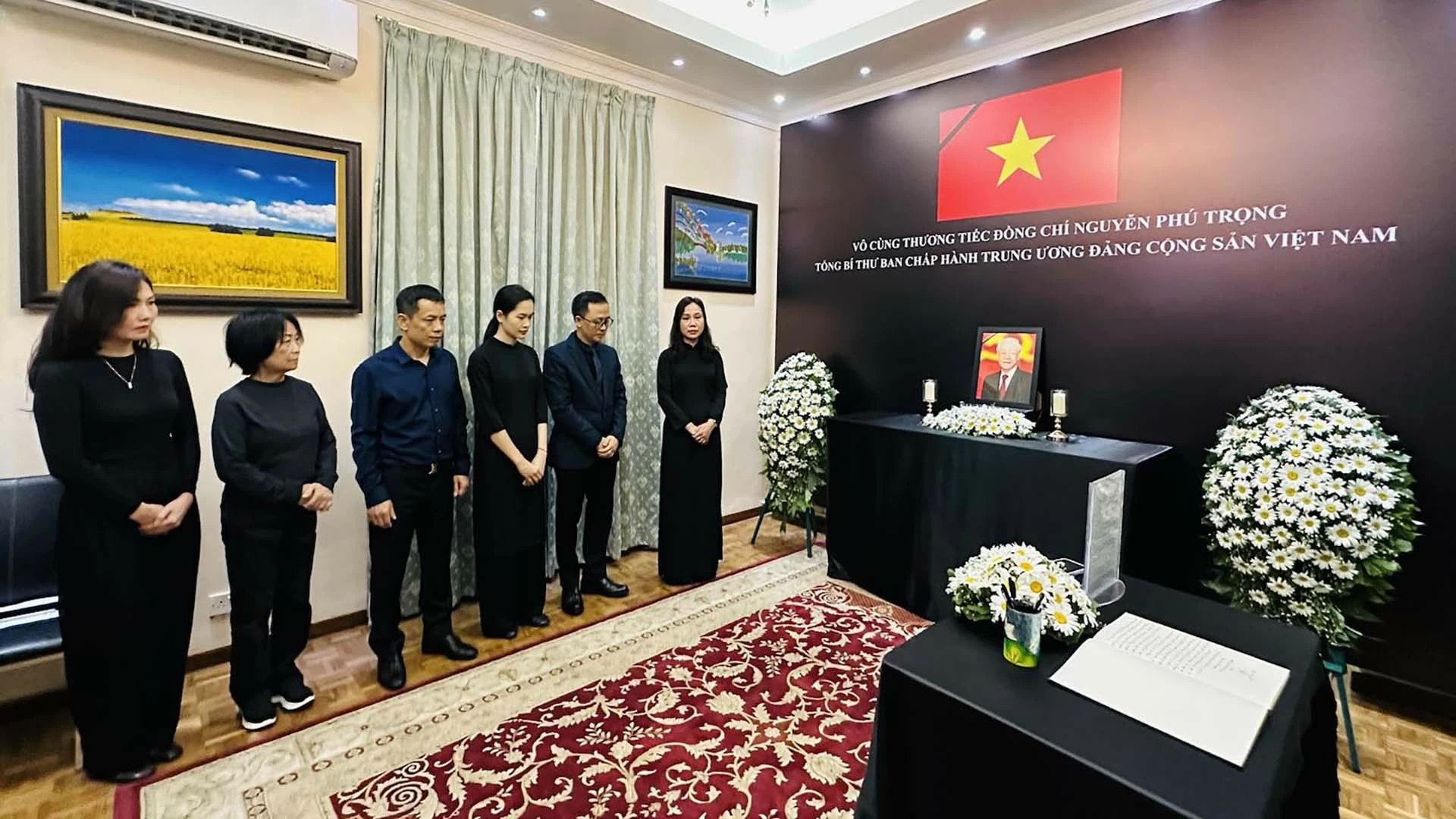 Trang trọng tổ chức lễ viếng Tổng Bí thư Nguyễn Phú Trọng tại Đại sứ quán Việt Nam ở Sri Lanka Trang trọng tổ chức lễ viếng Tổng Bí thư Nguyễn Phú Trọng tại Đại sứ quán Việt Nam ở Sri Lanka