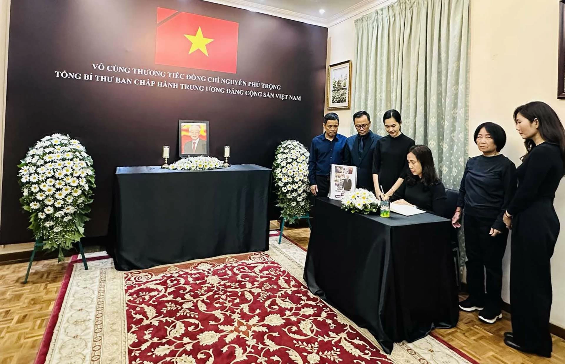 Trang trọng tổ chức lễ viếng Tổng Bí thư Nguyễn Phú Trọng tại Đại sứ quán Việt Nam ở Sri Lanka Trang trọng tổ chức lễ viếng Tổng Bí thư Nguyễn Phú Trọng tại Đại sứ quán Việt Nam ở Sri Lanka