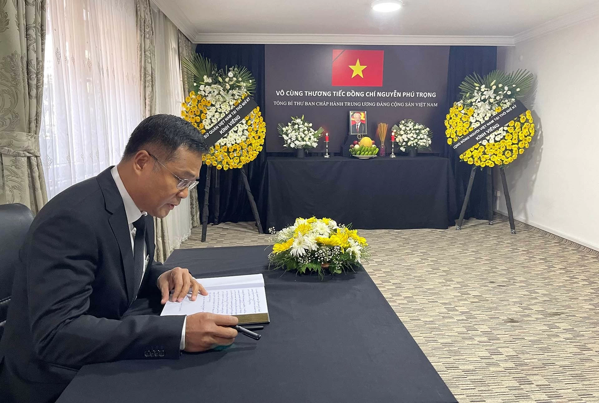 Những đóng góp của Tổng Bí thư Nguyễn Phú Trọng sẽ còn mãi trong tâm thức người dân Việt Nam Những đóng góp của Tổng Bí thư Nguyễn Phú Trọng sẽ còn mãi trong tâm thức người dân Việt Nam