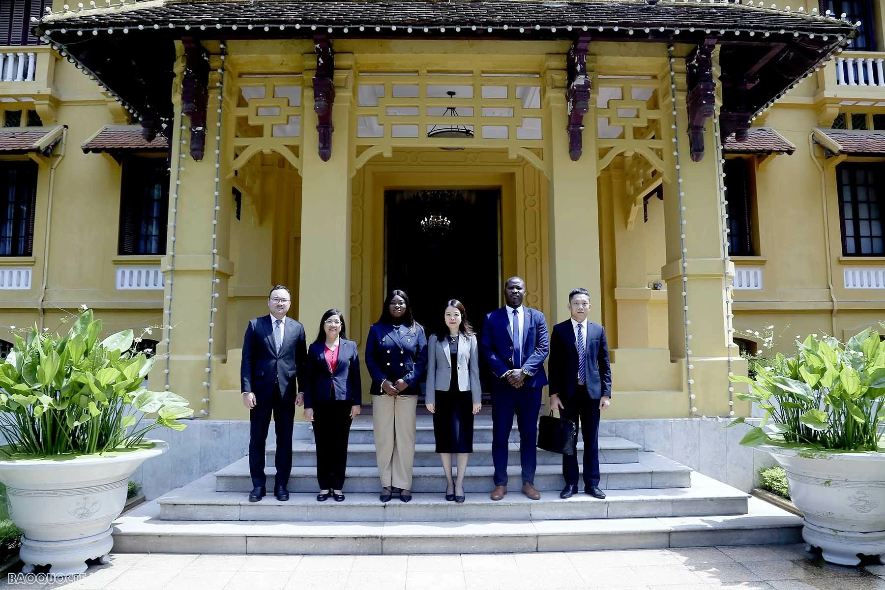 Quốc vụ khanh Bộ Ngoại giao Guinea-Bissau Nancy Raisa Cardoso thăm Việt Nam và dự lễ viếng Tổng Bí thư Nguyễn Phú Trọng Thứ trưởng Ngoại giao Nguyễn Minh Hằng tiếp, hội đàm với Quốc Vụ khanh Guinea Bissau