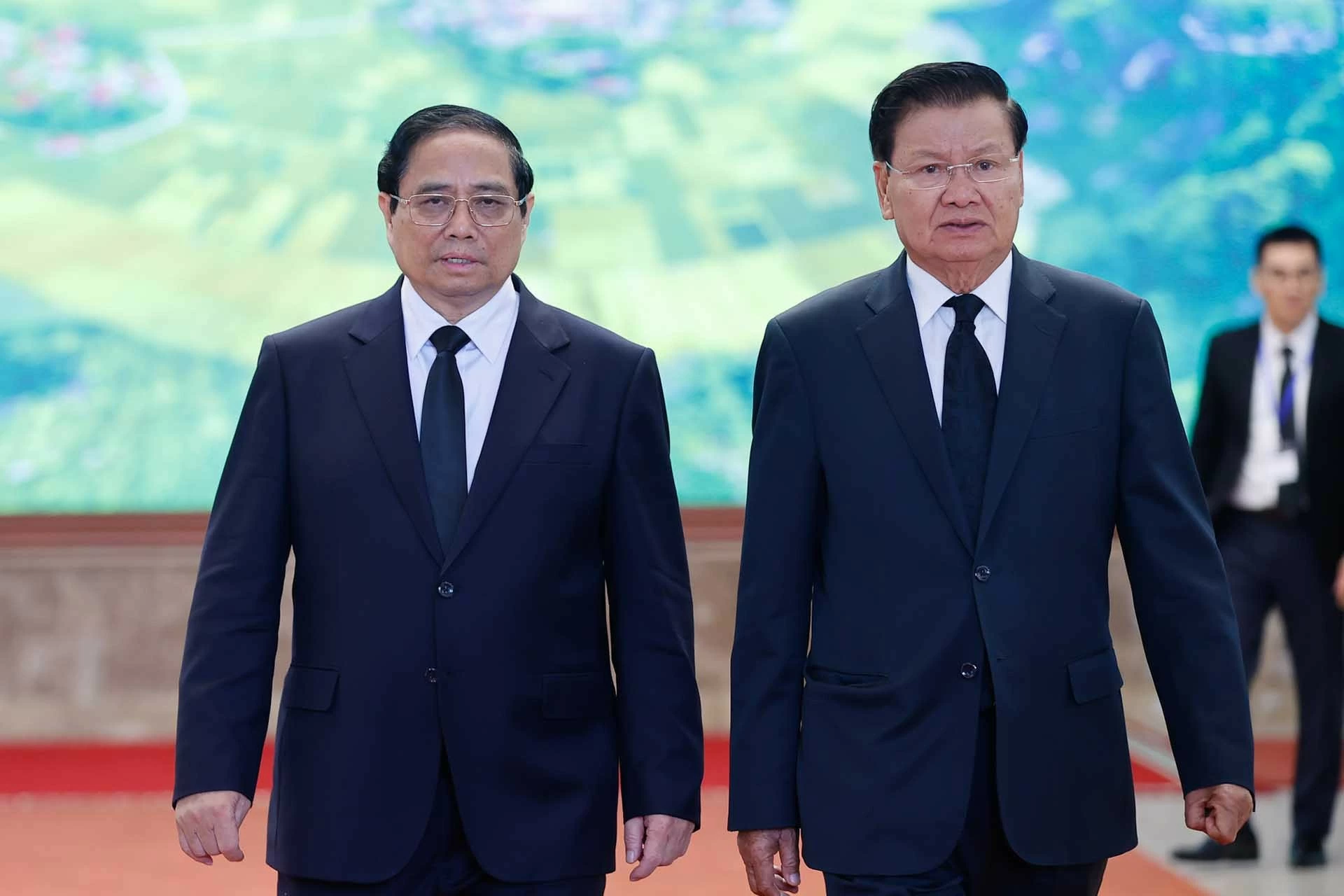Thủ tướng Phạm Minh Chính gặp Tổng Bí thư, Chủ tịch nước Lào Thongloun Sisoulith Thủ tướng Phạm Minh Chính gặp Tổng Bí thư, Chủ tịch nước Lào Thongloun Sisoulith