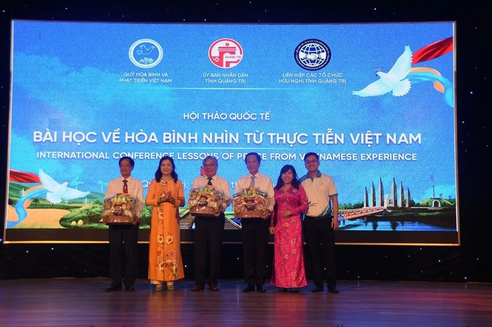 Quảng Trị - Việt Nam: Điểm đến của khát vọng Hòa bình Quảng Trị - Việt Nam: Điểm đến của khát vọng Hòa bình