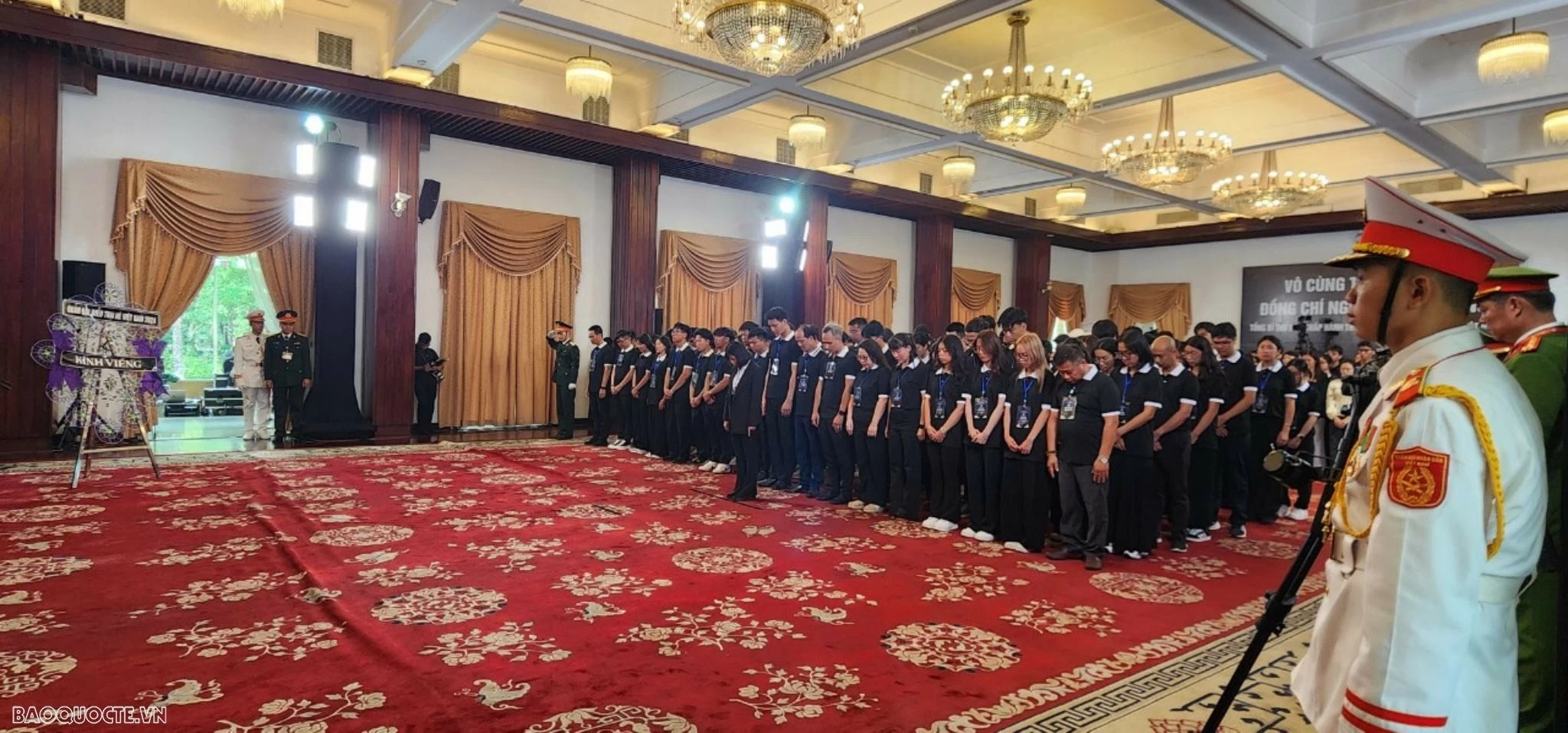 Trại hè Việt Nam 2024: Thanh niên, sinh viên kiều bào viếng Tổng Bí thư Nguyễn Phú Trọng Trại hè Việt Nam 2024: Thanh niên, sinh viên kiều bào viếng Tổng Bí thư Nguyễn Phú Trọng