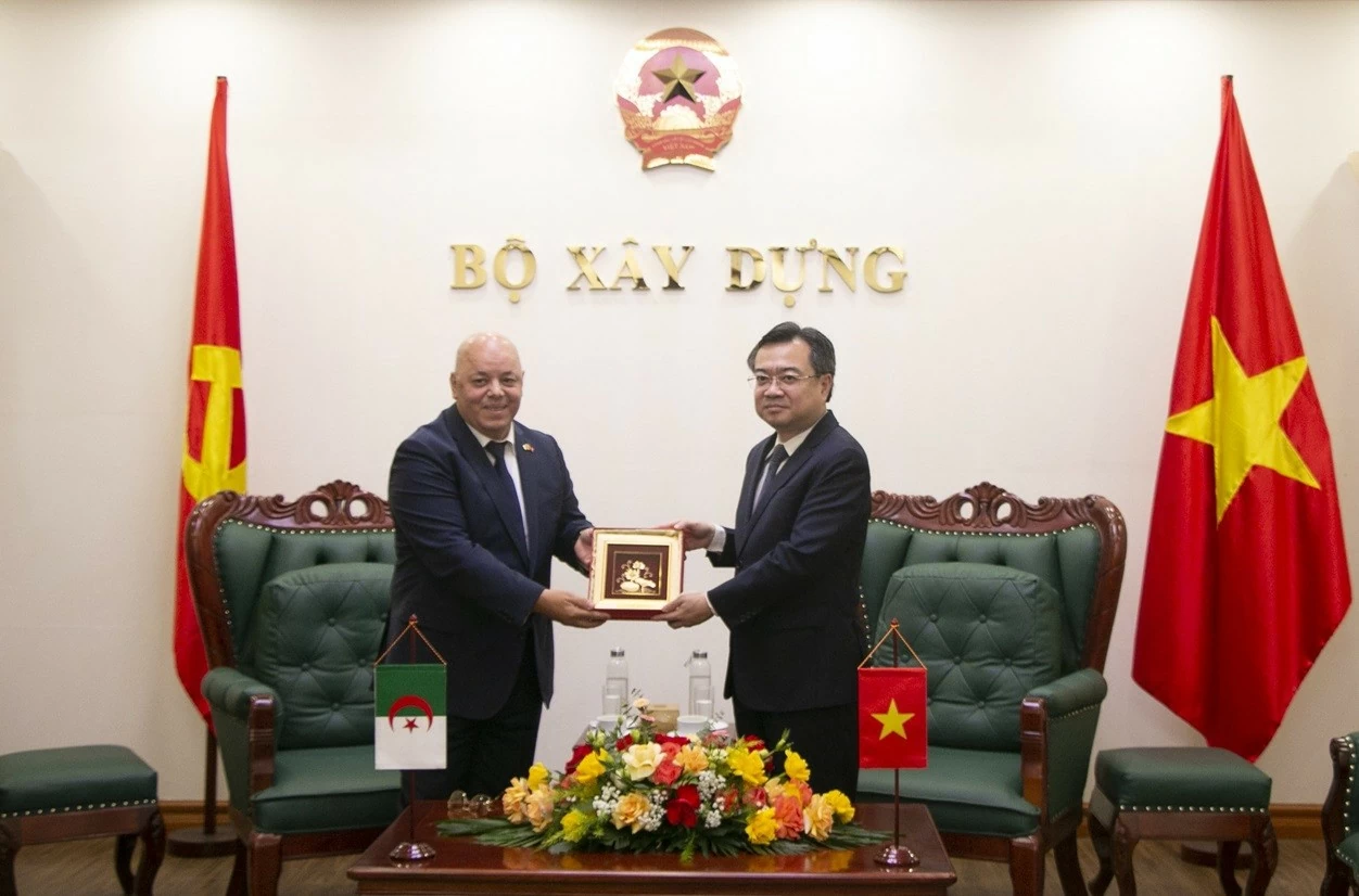 Việt Nam mong muốn Algeria tạo điều kiện tăng cường hợp tác, chia sẻ kinh nghiệm trong lĩnh vực nhà ở Việt Nam mong muốn Algeria tạo điều kiện tăng cường hợp tác, chia sẻ kinh nghiệm trong lĩnh vực nhà ở