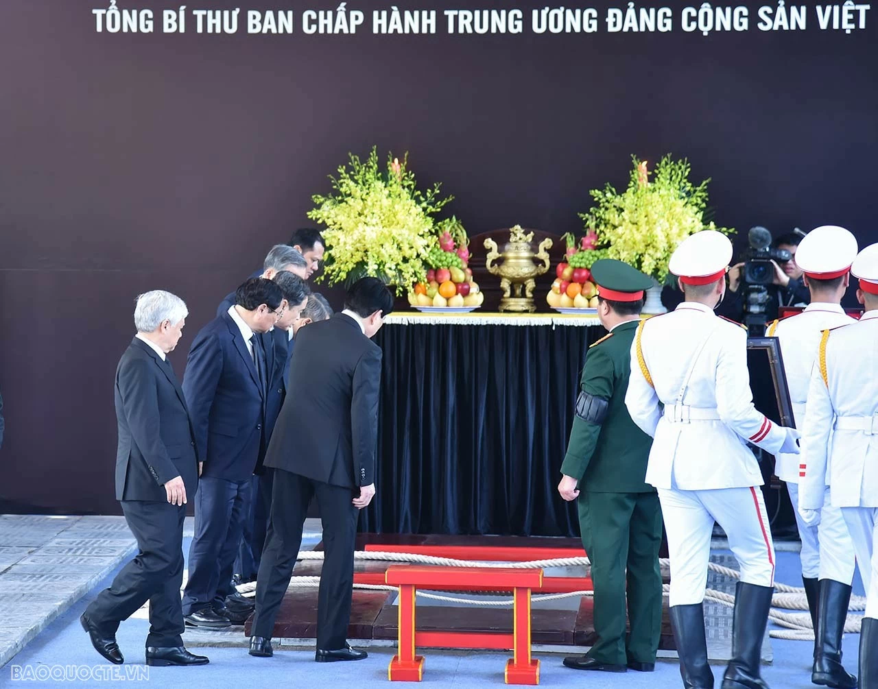 Lễ an táng Tổng Bí thư Nguyễn Phú Trọng tại Nghĩa trang Mai Dịch, Hà Nội Lễ an táng Tổng Bí thư Nguyễn Phú Trọng tại Nghĩa trang Mai Dịch, Hà Nội