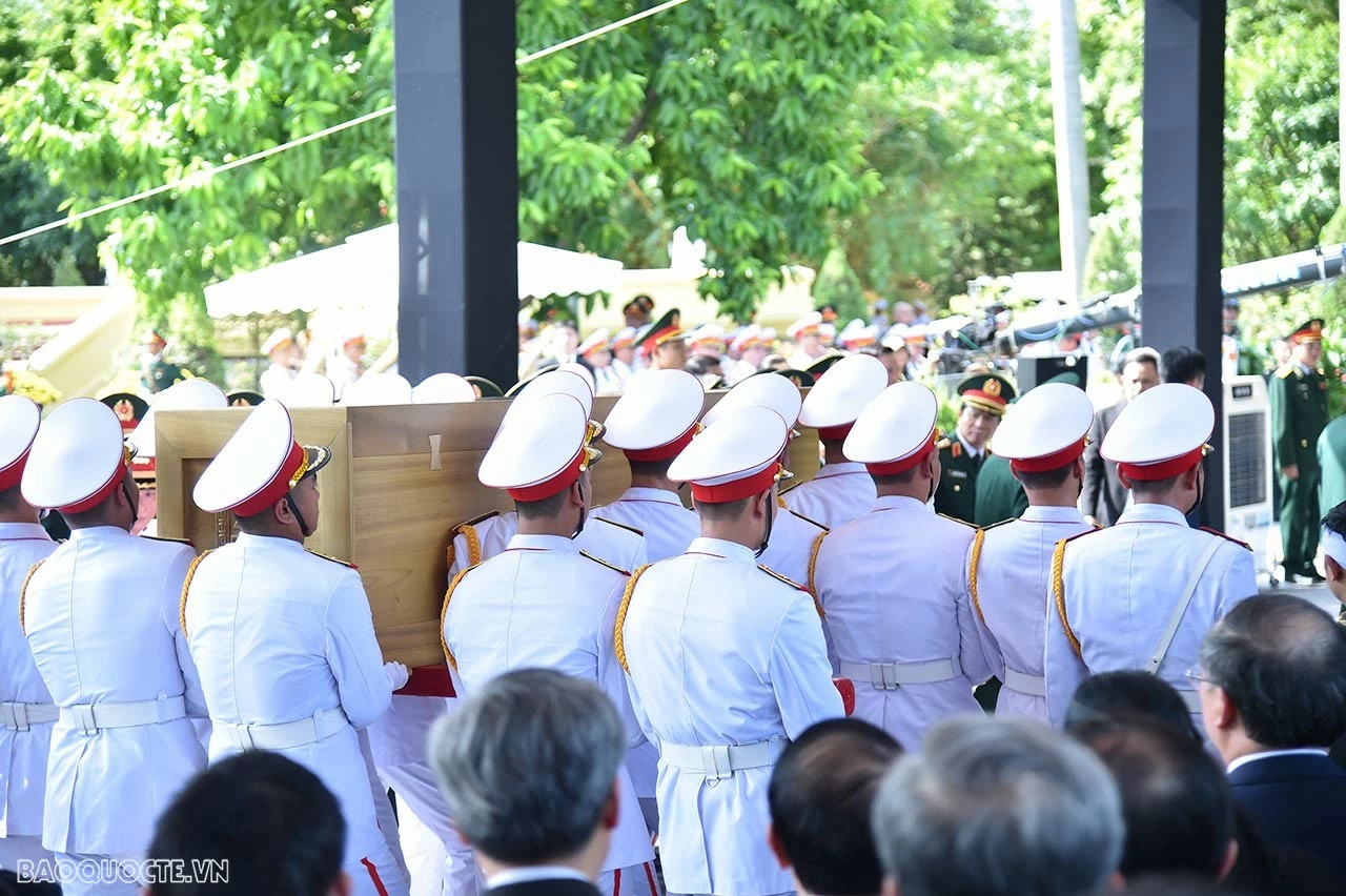 Lễ an táng Tổng Bí thư Nguyễn Phú Trọng tại Nghĩa trang Mai Dịch, Hà Nội Lễ an táng Tổng Bí thư Nguyễn Phú Trọng tại Nghĩa trang Mai Dịch, Hà Nội