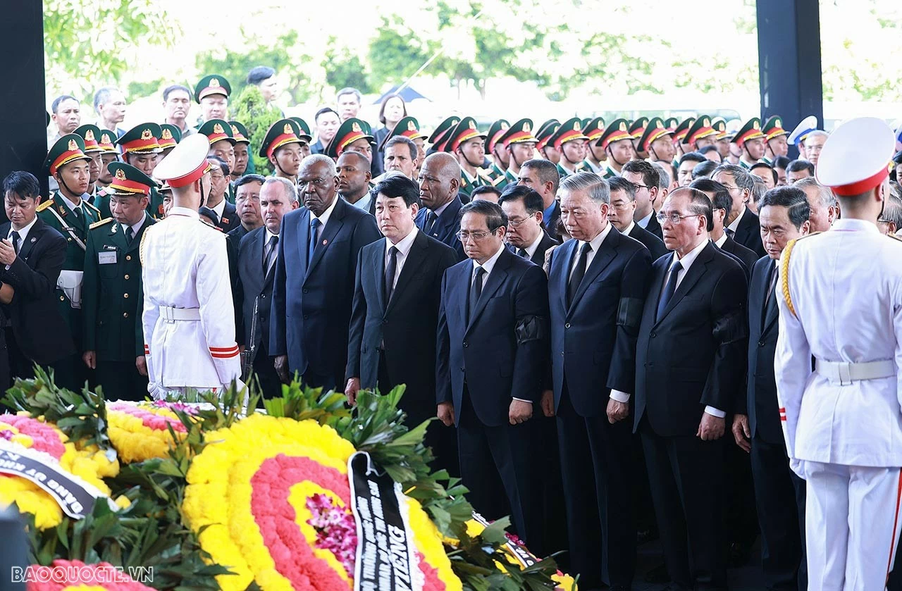 Lễ an táng Tổng Bí thư Nguyễn Phú Trọng tại Nghĩa trang Mai Dịch, Hà Nội Lễ an táng Tổng Bí thư Nguyễn Phú Trọng tại Nghĩa trang Mai Dịch, Hà Nội