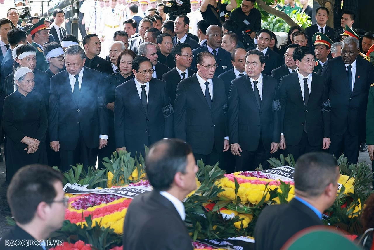 Lễ an táng Tổng Bí thư Nguyễn Phú Trọng tại Nghĩa trang Mai Dịch, Hà Nội Lễ an táng Tổng Bí thư Nguyễn Phú Trọng tại Nghĩa trang Mai Dịch, Hà Nội