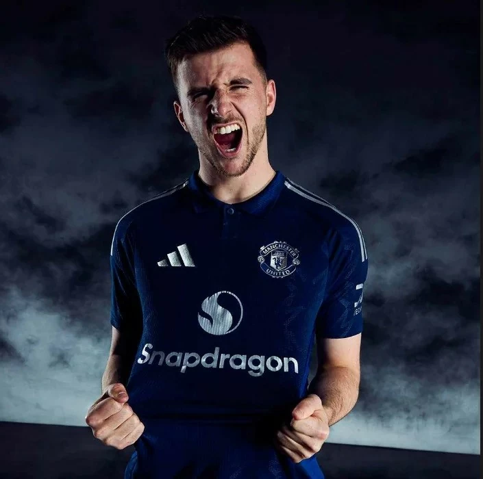 MU ra mắt mẫu áo đấu mới trên sân khách tương đồng áo truyền thống Chelsea MU ra mắt mẫu áo đấu mới trên sân khách tương đồng áo truyền thống Chelsea