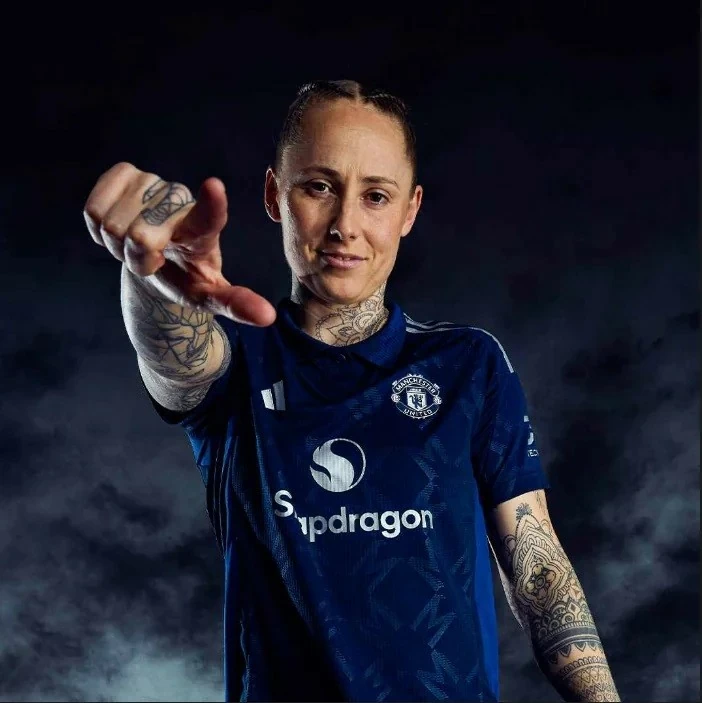 MU ra mắt mẫu áo đấu mới trên sân khách tương đồng áo truyền thống Chelsea MU ra mắt mẫu áo đấu mới trên sân khách tương đồng áo truyền thống Chelsea