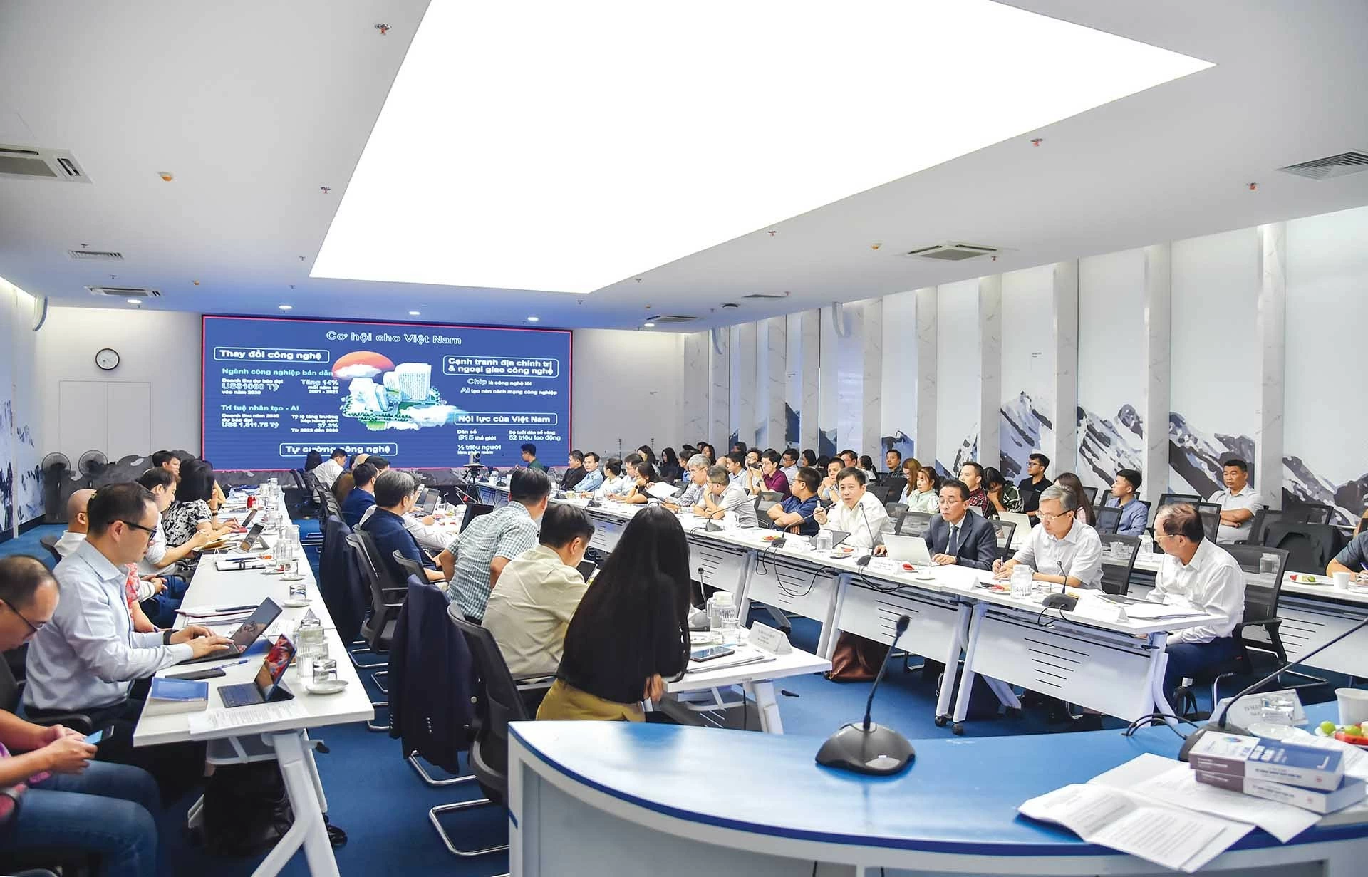 Hội thảo Định vị Việt Nam trên bản đồ công nghệ