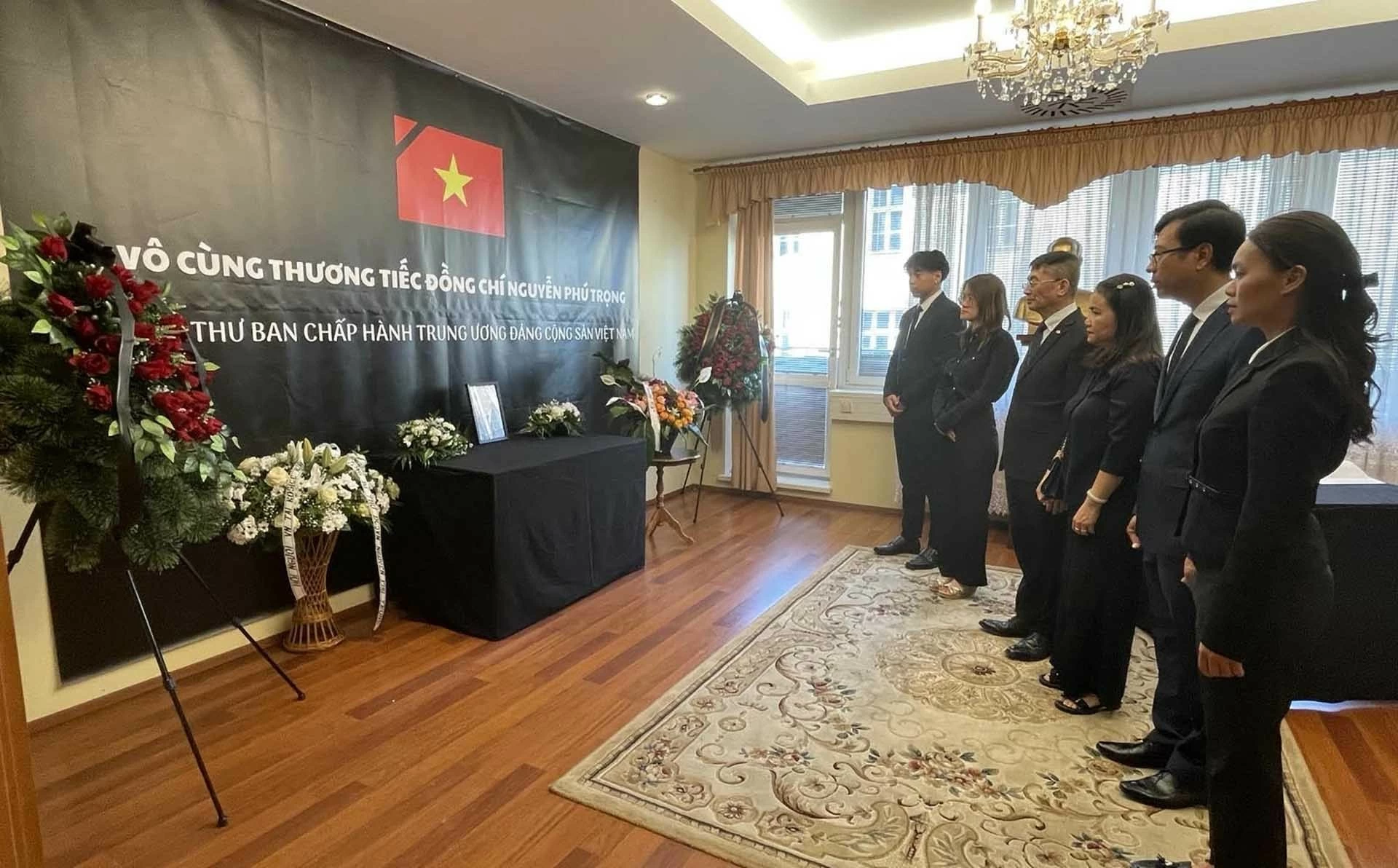 Mở sổ tang và tổ chức lễ viếng Tổng Bí thư Nguyễn Phú Trọng tại Đại sứ quán Việt Nam ở Slovakia Mở sổ tang và tổ chức lễ viếng Tổng Bí thư Nguyễn Phú Trọng tại Đại sứ quán Việt Nam ở Slovakia