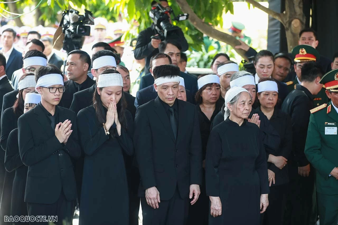 Lễ an táng Tổng Bí thư Nguyễn Phú Trọng tại Nghĩa trang Mai Dịch, Hà Nội Lễ an táng Tổng Bí thư Nguyễn Phú Trọng tại Nghĩa trang Mai Dịch, Hà Nội