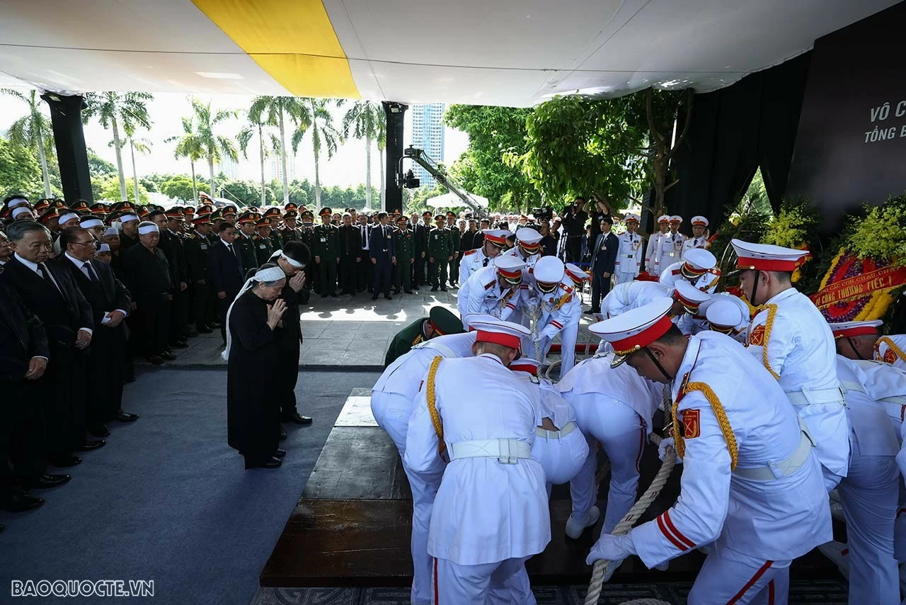 Lễ an táng Tổng Bí thư Nguyễn Phú Trọng tại Nghĩa trang Mai Dịch, Hà Nội Lễ an táng Tổng Bí thư Nguyễn Phú Trọng tại Nghĩa trang Mai Dịch, Hà Nội