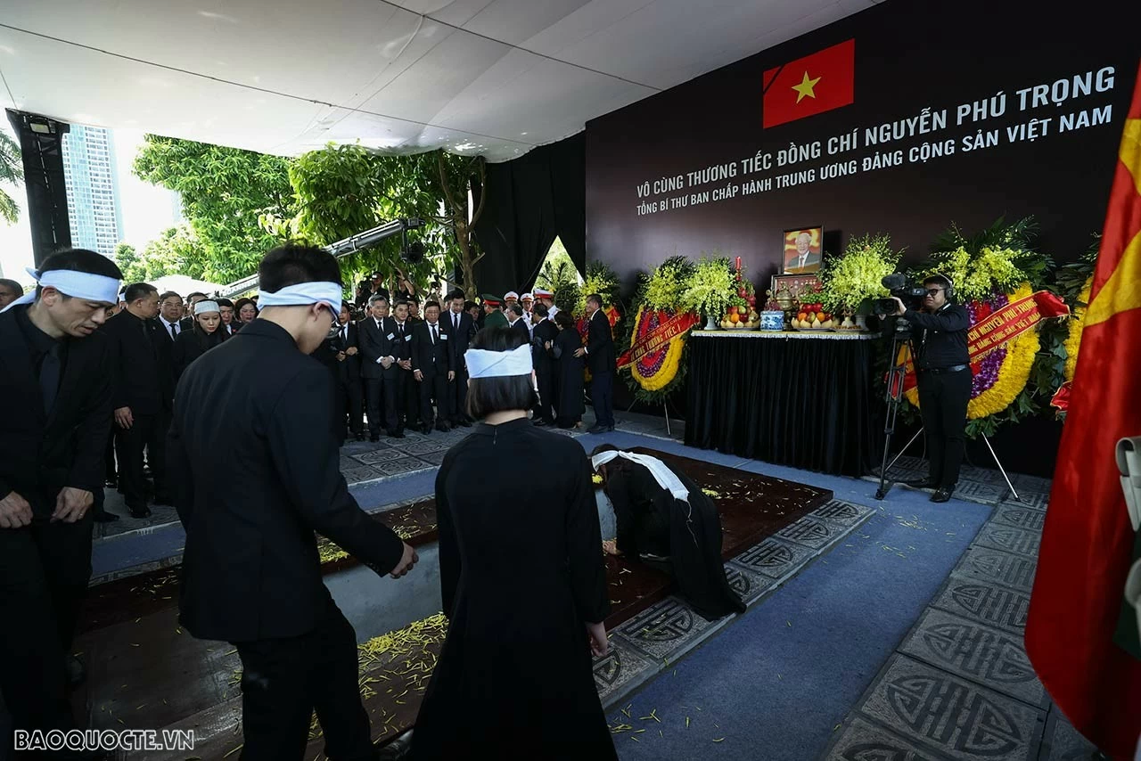 Lễ an táng Tổng Bí thư Nguyễn Phú Trọng tại Nghĩa trang Mai Dịch, Hà Nội Lễ an táng Tổng Bí thư Nguyễn Phú Trọng tại Nghĩa trang Mai Dịch, Hà Nội