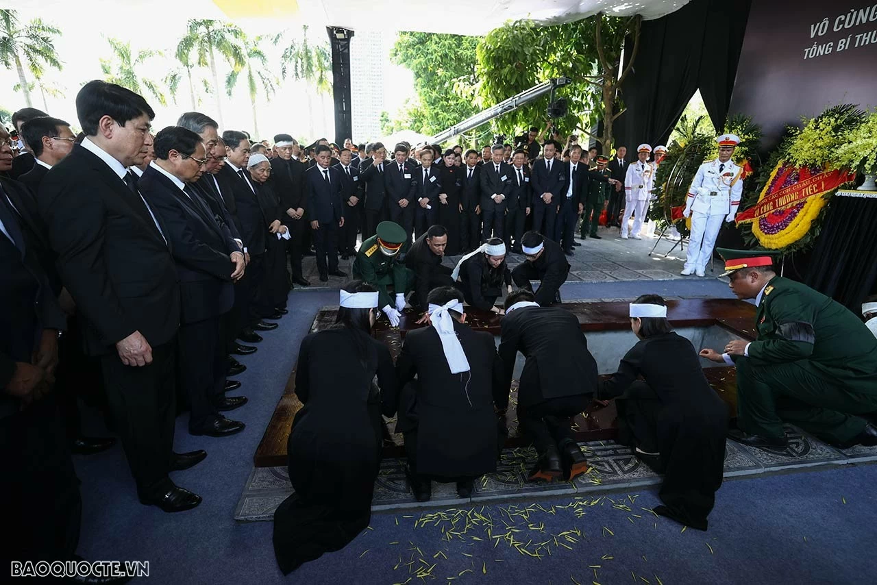 Lễ an táng Tổng Bí thư Nguyễn Phú Trọng tại Nghĩa trang Mai Dịch, Hà Nội Lễ an táng Tổng Bí thư Nguyễn Phú Trọng tại Nghĩa trang Mai Dịch, Hà Nội