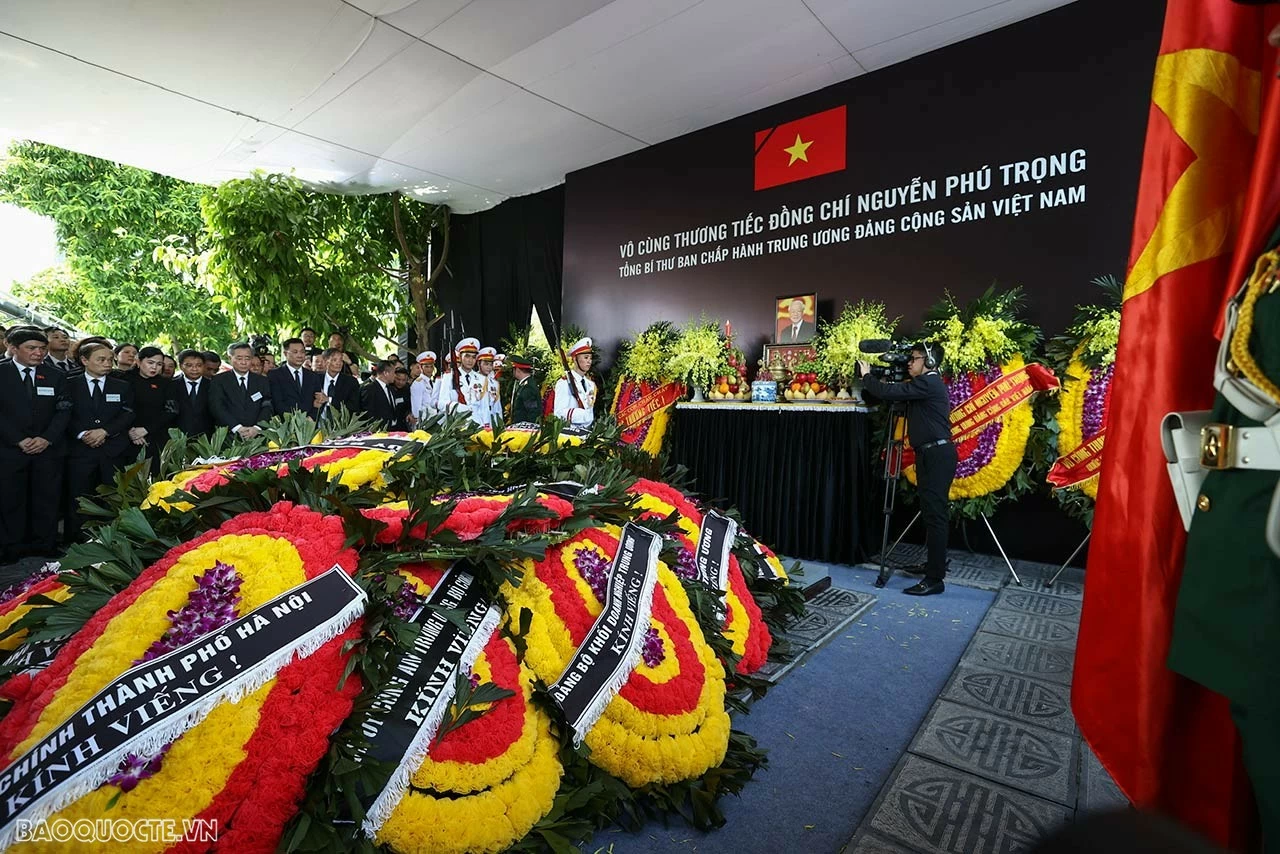Lễ an táng Tổng Bí thư Nguyễn Phú Trọng tại Nghĩa trang Mai Dịch, Hà Nội Lễ an táng Tổng Bí thư Nguyễn Phú Trọng tại Nghĩa trang Mai Dịch, Hà Nội