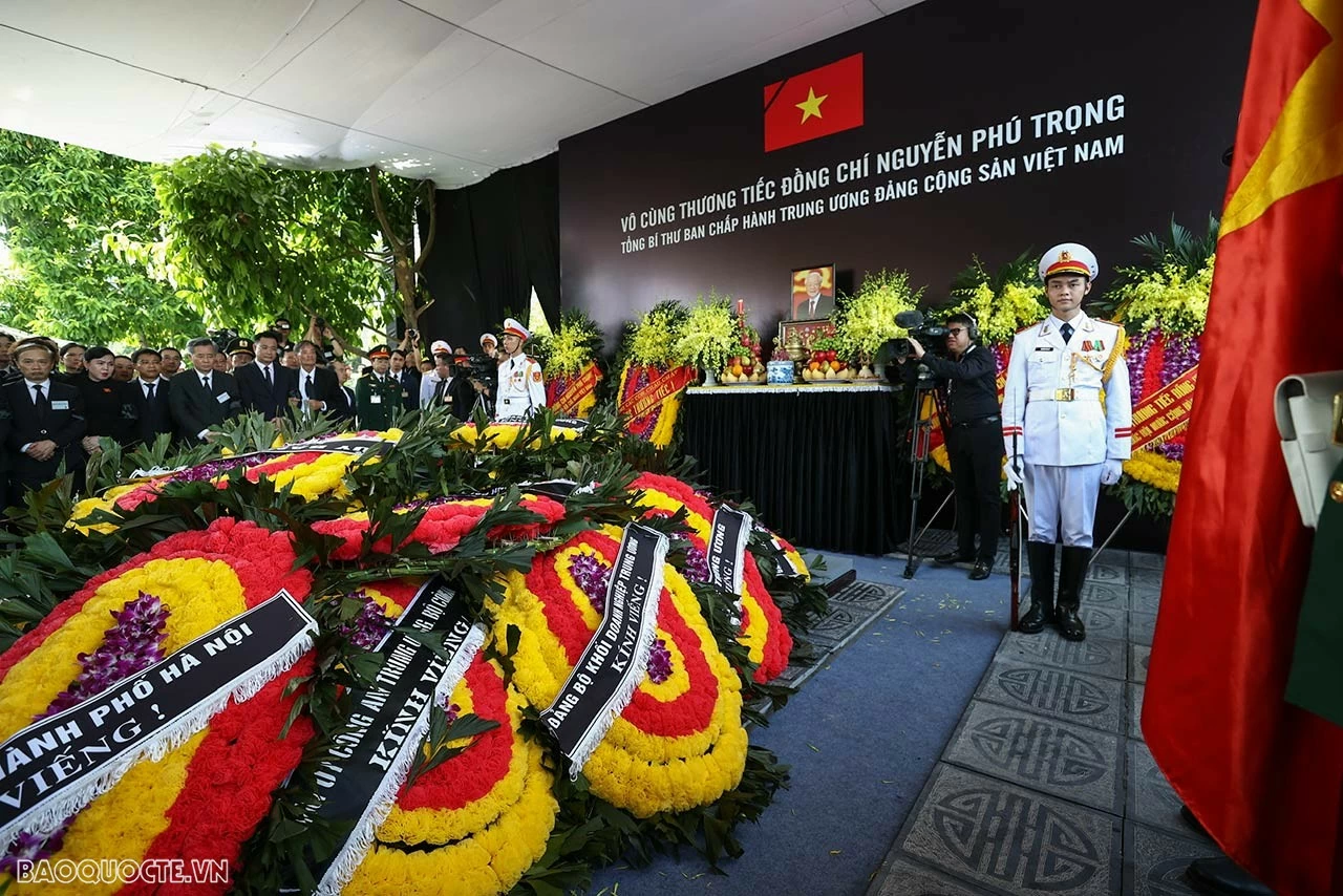 Lễ an táng Tổng Bí thư Nguyễn Phú Trọng tại Nghĩa trang Mai Dịch, Hà Nội Lễ an táng Tổng Bí thư Nguyễn Phú Trọng tại Nghĩa trang Mai Dịch, Hà Nội