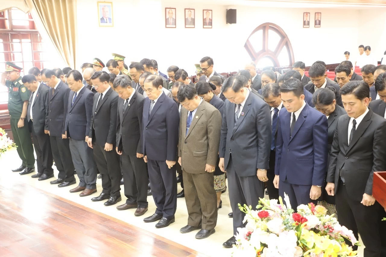 undefined Lễ viếng Tổng Bí thư Nguyễn Phú Trọng tại Tổng lãnh sự quán Việt Nam ở Luang Prabang