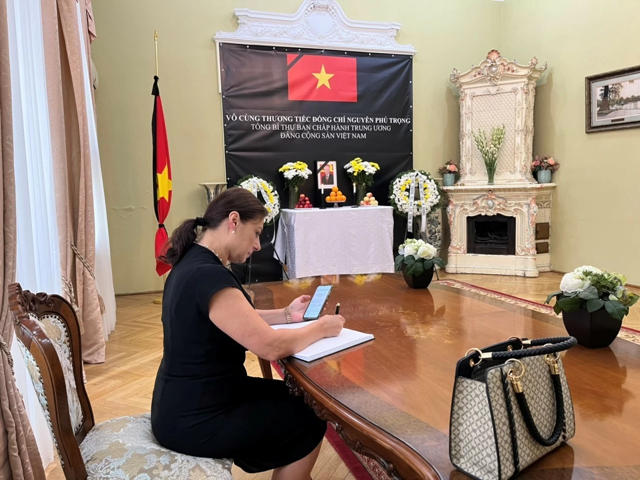 Quốc tang đồng chí Tổng Bí thư Nguyễn Phú Trọng tại Romania Quốc tang đồng chí Tổng Bí thư Nguyễn Phú Trọng tại Romania