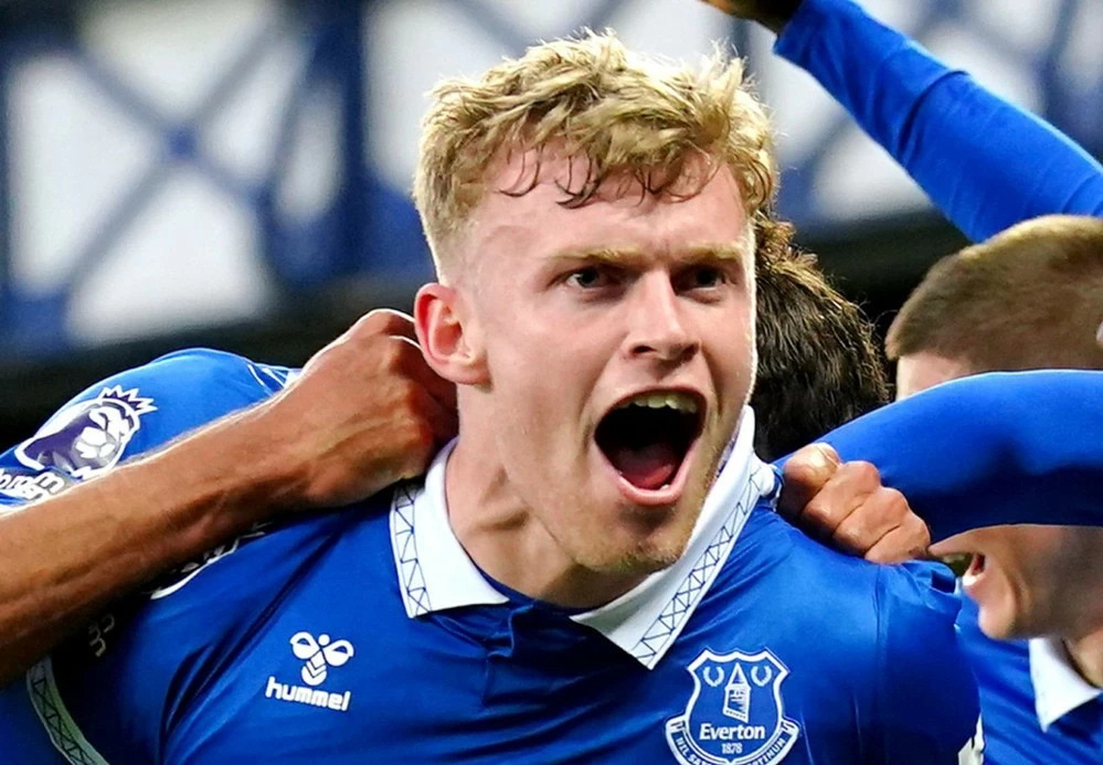 Jarrad Branthwaite mượn MU để 'làm giá' với Everton Jarrad Branthwaite mượn MU để 'làm giá' với Everton