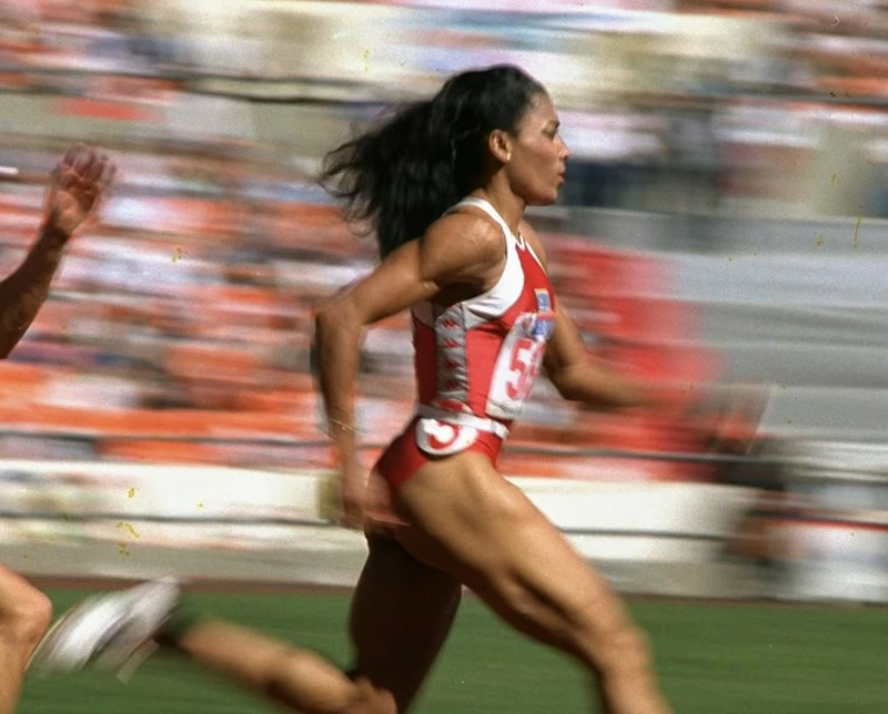 Kỷ lục thế giới 200 mét của vận động viên chạy nước rút người Mỹ Florence Griffith Joyner lập năm 1988 là một trong những kỷ lục lâu đời nhất trên đường đua này. Ảnh: AP Kỷ lục thế giới 200 mét của vận động viên chạy nước rút người Mỹ Florence Griffith Joyner lập năm 1988 là một trong những kỷ lục lâu đời nhất trên đường đua này. Ảnh: AP