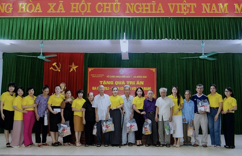 Hoạt động ý nghĩa tri ân của CEO Công ty Nhất Linh Sơn và các nữ doanh nhân HWLN Hoạt động ý nghĩa tri ân của CEO Công ty Nhất Linh Sơn và các nữ doanh nhân HWLN