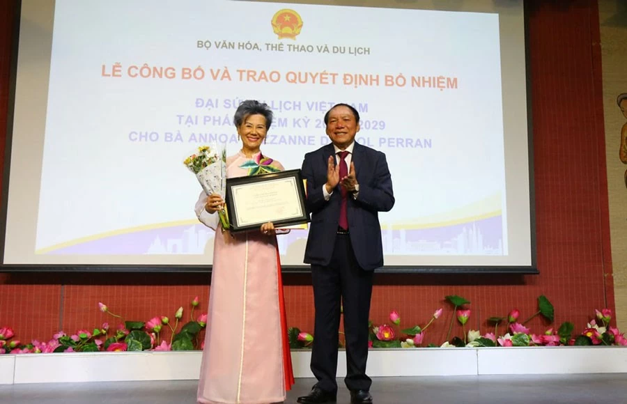 Đại sứ Du lịch Việt Nam tại Pháp: Một Việt kiều luôn gắn bó với quê hương Đại sứ Du lịch Việt Nam tại Pháp: Một Việt kiều luôn gắn bó với quê hương