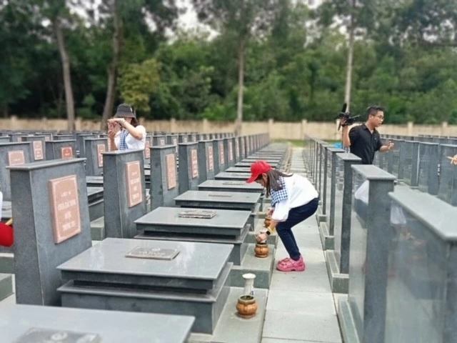 Hành trình ý nghĩa của Trại Hè Thanh thiếu niên kiều bào và tuổi trẻ TP. Hồ Chí Minh năm 2024 Hành trình ý nghĩa của Trại Hè Thanh thiếu niên kiều bào và tuổi trẻ TP. Hồ Chí Minh năm 2024