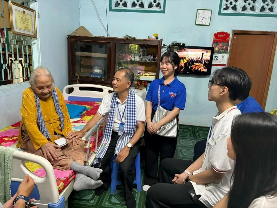 Hành trình ý nghĩa của Trại Hè Thanh thiếu niên kiều bào và tuổi trẻ TP. Hồ Chí Minh năm 2024 Hành trình ý nghĩa của Trại Hè Thanh thiếu niên kiều bào và tuổi trẻ TP. Hồ Chí Minh năm 2024