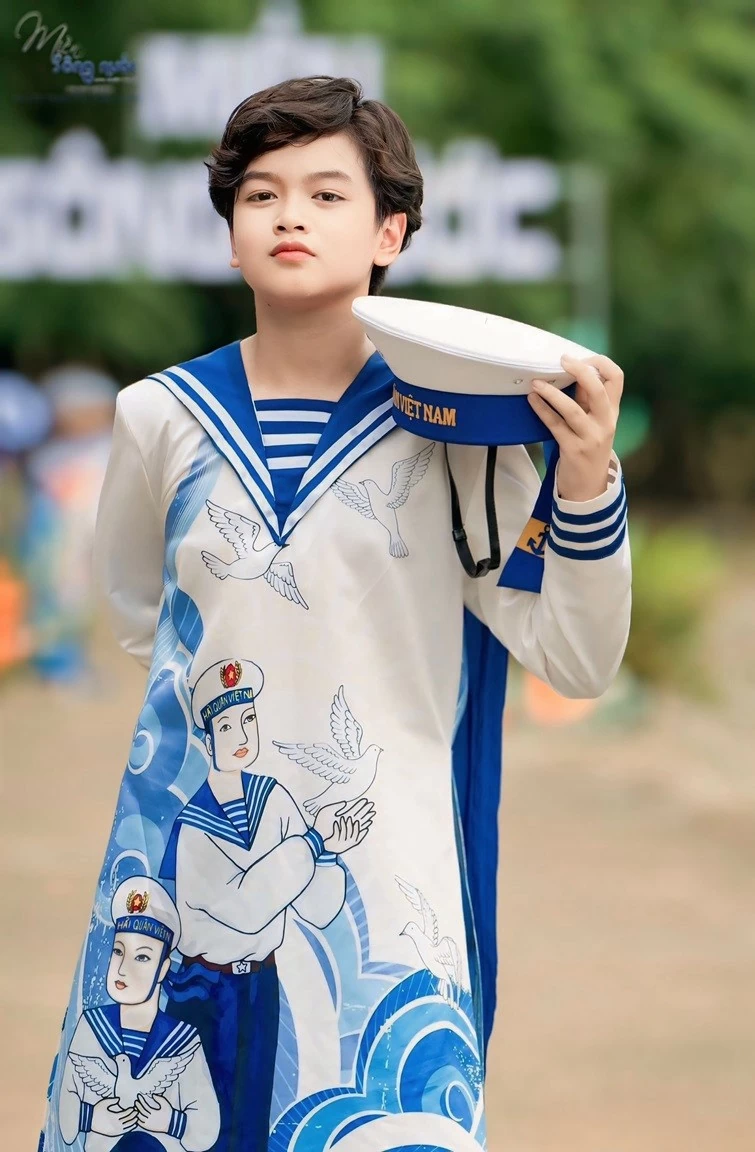 Ca sĩ trẻ Cao Phú Quý nhớ ơn các anh hùng qua ca khúc 'Nơi đảo xa' Ca sĩ trẻ Cao Phú Quý nhớ ơn các anh hùng qua ca khúc 'Nơi đảo xa'