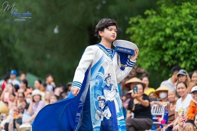 Ca sĩ trẻ Cao Phú Quý nhớ ơn các anh hùng qua ca khúc 'Nơi đảo xa' Ca sĩ trẻ Cao Phú Quý nhớ ơn các anh hùng qua ca khúc 'Nơi đảo xa'