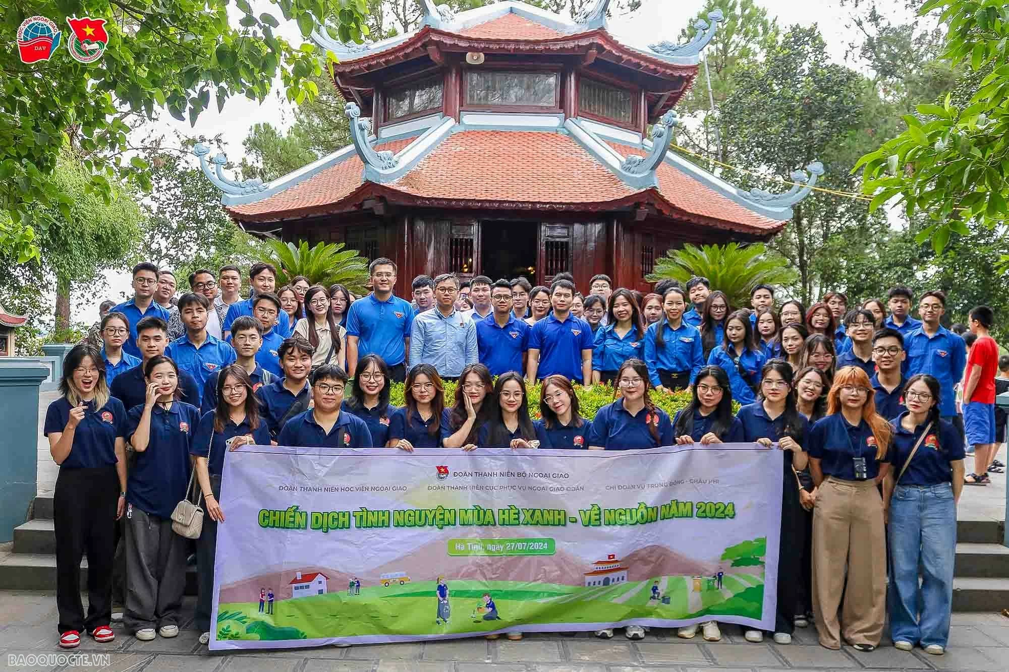 Thanh niên Ngoại giao về thăm địa chỉ đỏ, tri ân các anh hùng liệt sĩ Thanh niên Ngoại giao về thăm địa chỉ đỏ, tri ân các anh hùng liệt sĩ