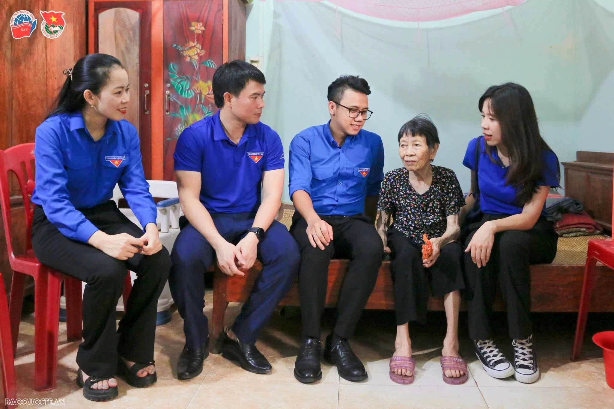 Thanh niên Ngoại giao về thăm địa chỉ đỏ, tri ân các anh hùng liệt sĩ Thanh niên Ngoại giao về thăm địa chỉ đỏ, tri ân các anh hùng liệt sĩ