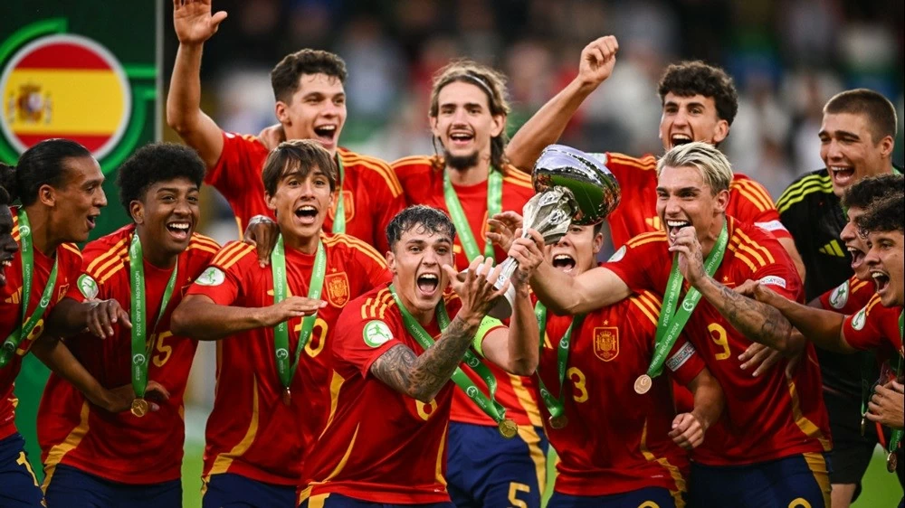 Vô địch giải U19, Tây Ban Nha thống trị các giải đấu bóng đá châu Âu Vô địch giải U19, Tây Ban Nha thống trị các giải đấu bóng đá châu Âu
