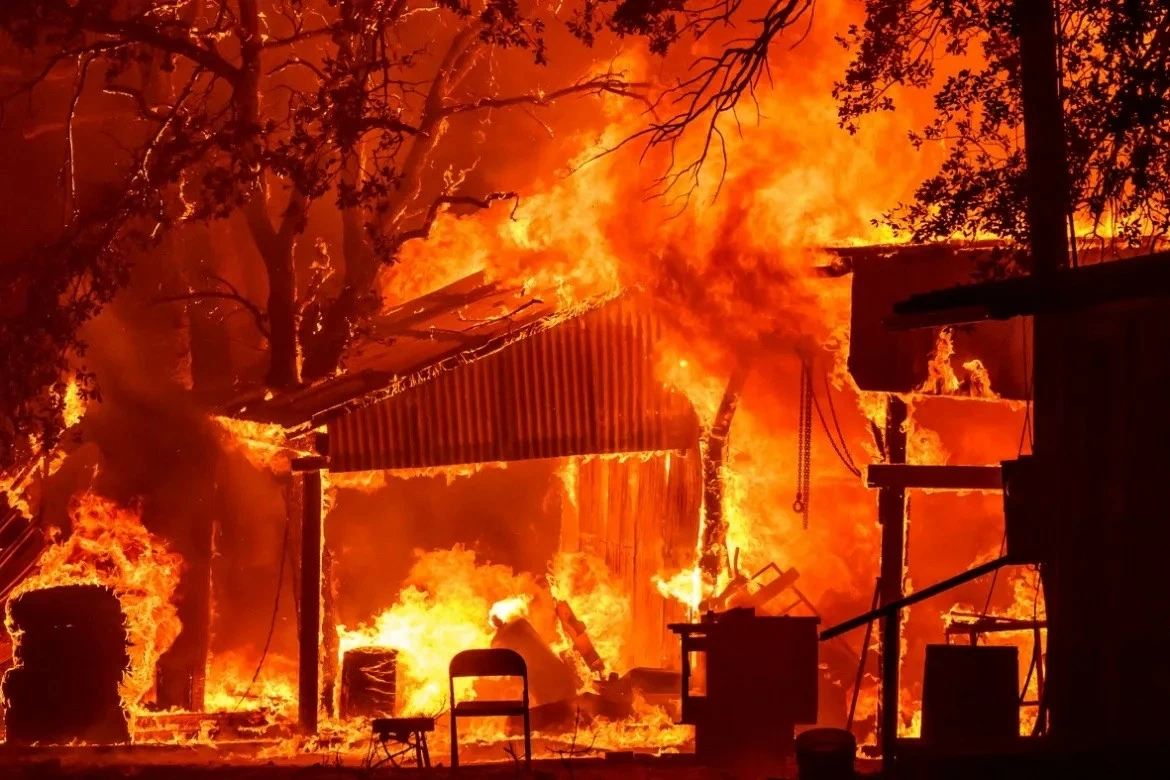 Mỹ: Gần 2.500 lính cứu hỏa đang chiến đấu với vụ cháy rừng nghiêm trọng ở California Mỹ: Gần 2.500 lính cứu hỏa đang chiến đấu với vụ cháy rừng nghiêm trọng ở California