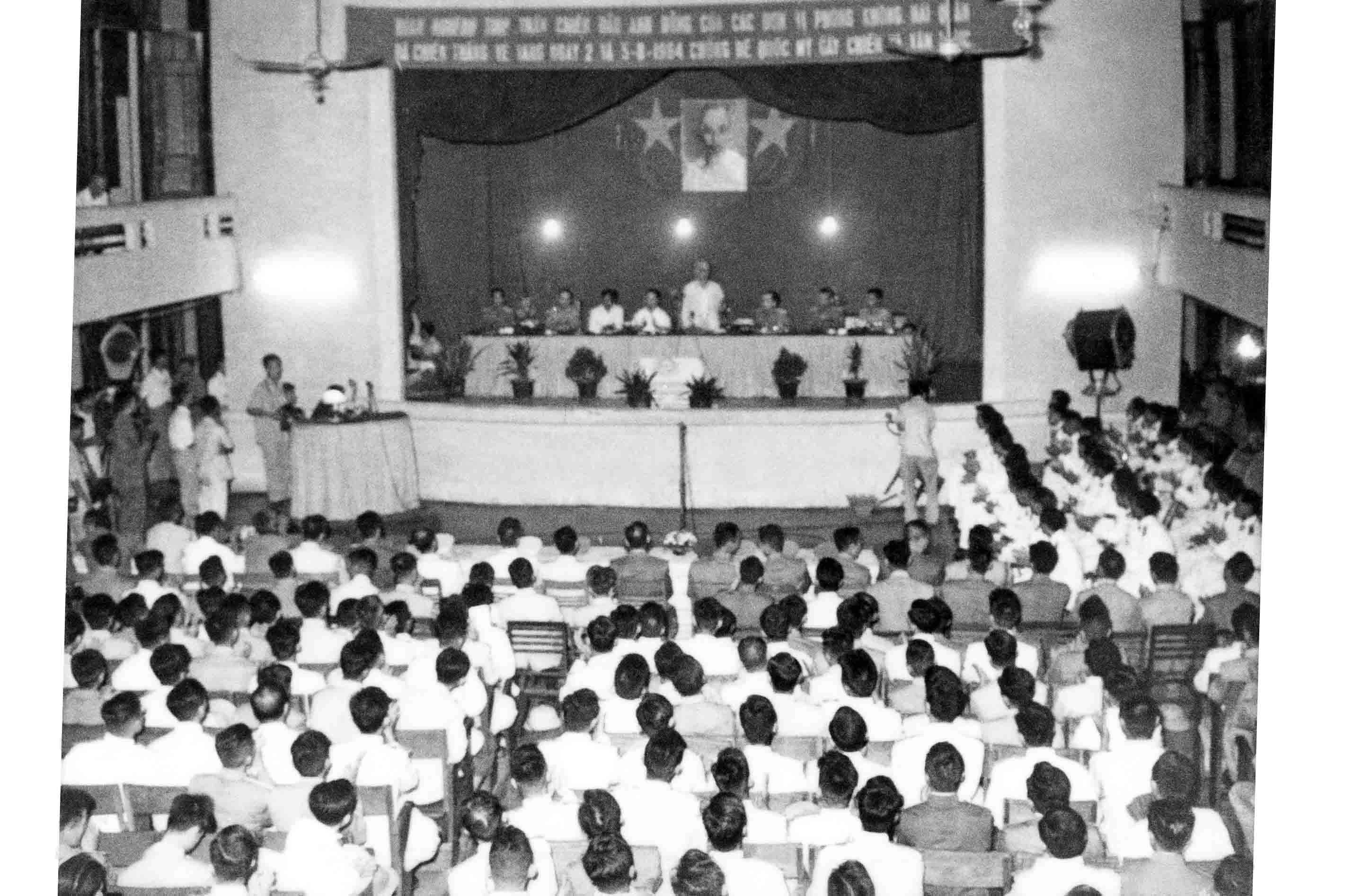 Bản hùng ca oanh liệt của Hải quân nhân dân Việt Nam và quân dân miền Bắc Bản hùng ca oanh liệt của Hải quân nhân dân Việt Nam và quân dân miền Bắc