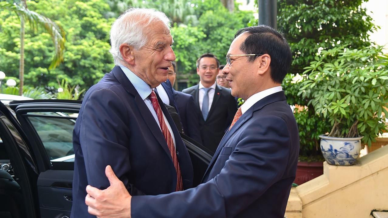 bo truong ngoai giao bui thanh son don hoi dam voi pho chu tich uy ban chau au josep borrell fontelles